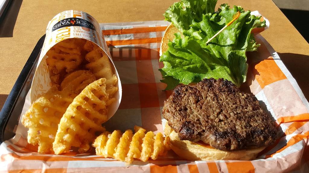 Back Yard Burgers | restaurant | 15908 East 23rd St S, Independence, MO 64055, USA | 8162547284 OR +1 816-254-7284
