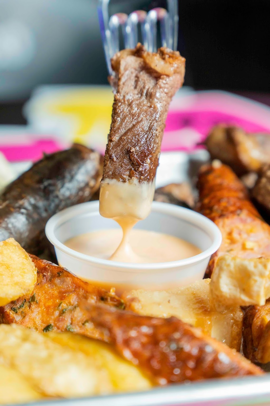 El Perreo | restaurant | 11400 N Kendall Dr suite 101, Miami, FL 33176, USA | 7866954200 OR +1 786-695-4200