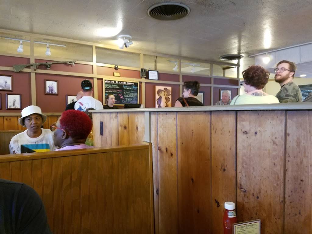 Kissin Cuzzins | restaurant | 951 34th St N, St. Petersburg, FL 33713, USA | 7273233915 OR +1 727-323-3915