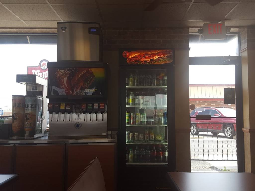 Subway Restaurants | restaurant | 1401 Bellefontaine St, Wapakoneta, OH 45895, USA | 4197381336 OR +1 419-738-1336