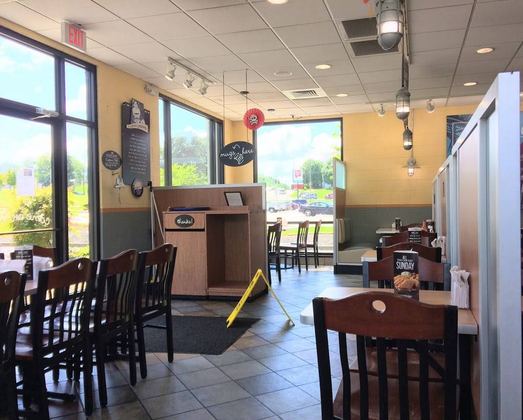 Long John Silvers | restaurant | 116 E Broadway St, Newport, TN 37821, USA | 4236232212 OR +1 423-623-2212