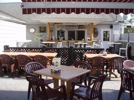 Popeis Clam Bar Coram | restaurant | 451 Middle Country Rd, Coram, NY 11727, USA | 6316964029 OR +1 631-696-4029