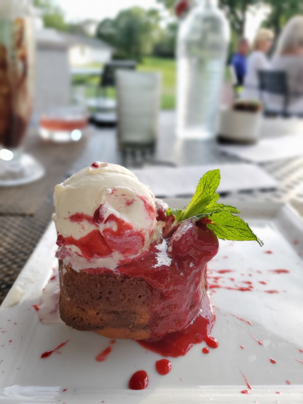 TJ Highland Steakhouse | restaurant | 11 W Ripple Ave, Oshkosh, WI 54902, USA | 9202311076 OR +1 920-231-1076