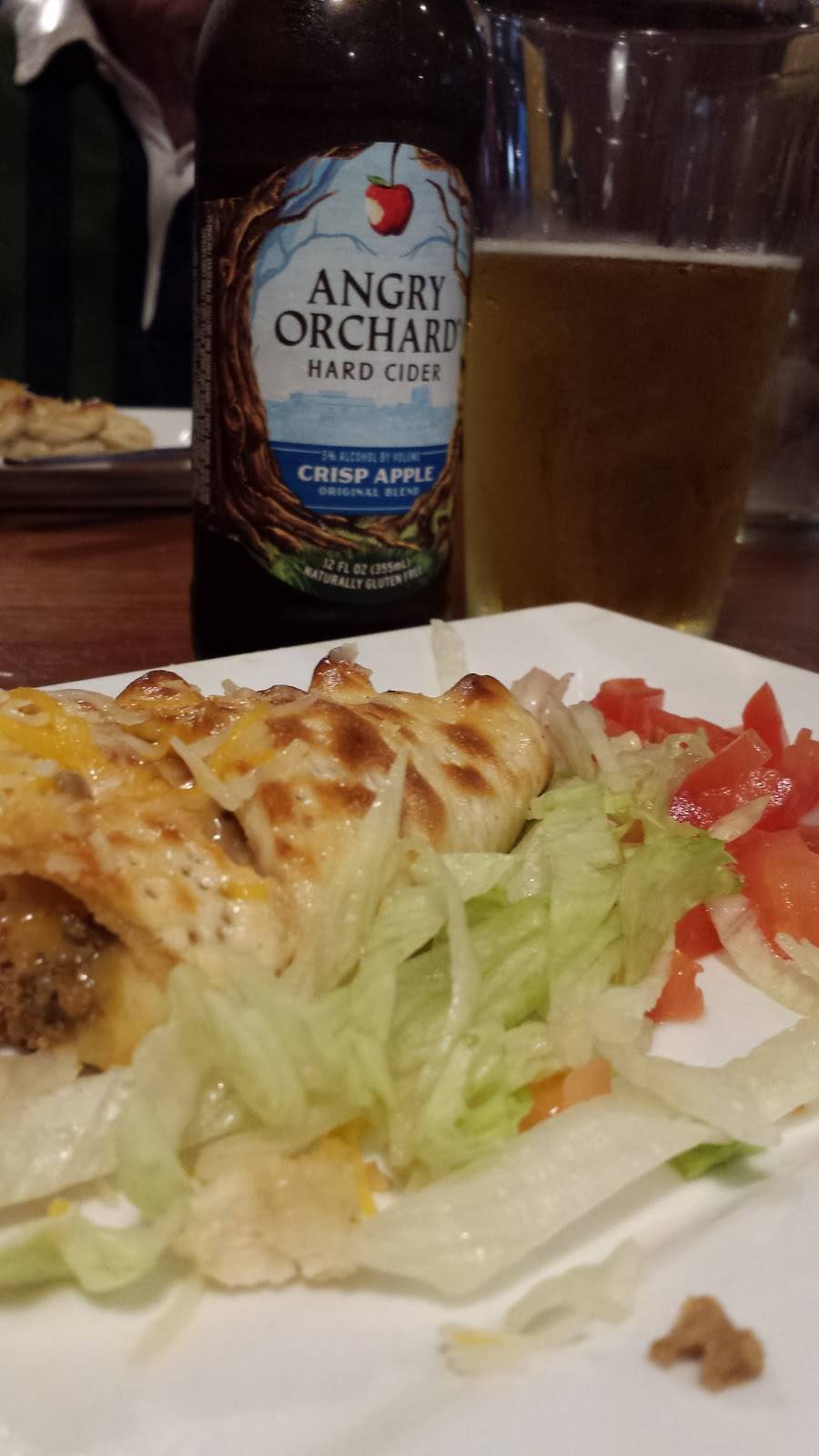 Pirates Cove | restaurant | 108 Mt Vernon Ave, Mt Vernon, OH 43050, USA | 7403935000 OR +1 740-393-5000