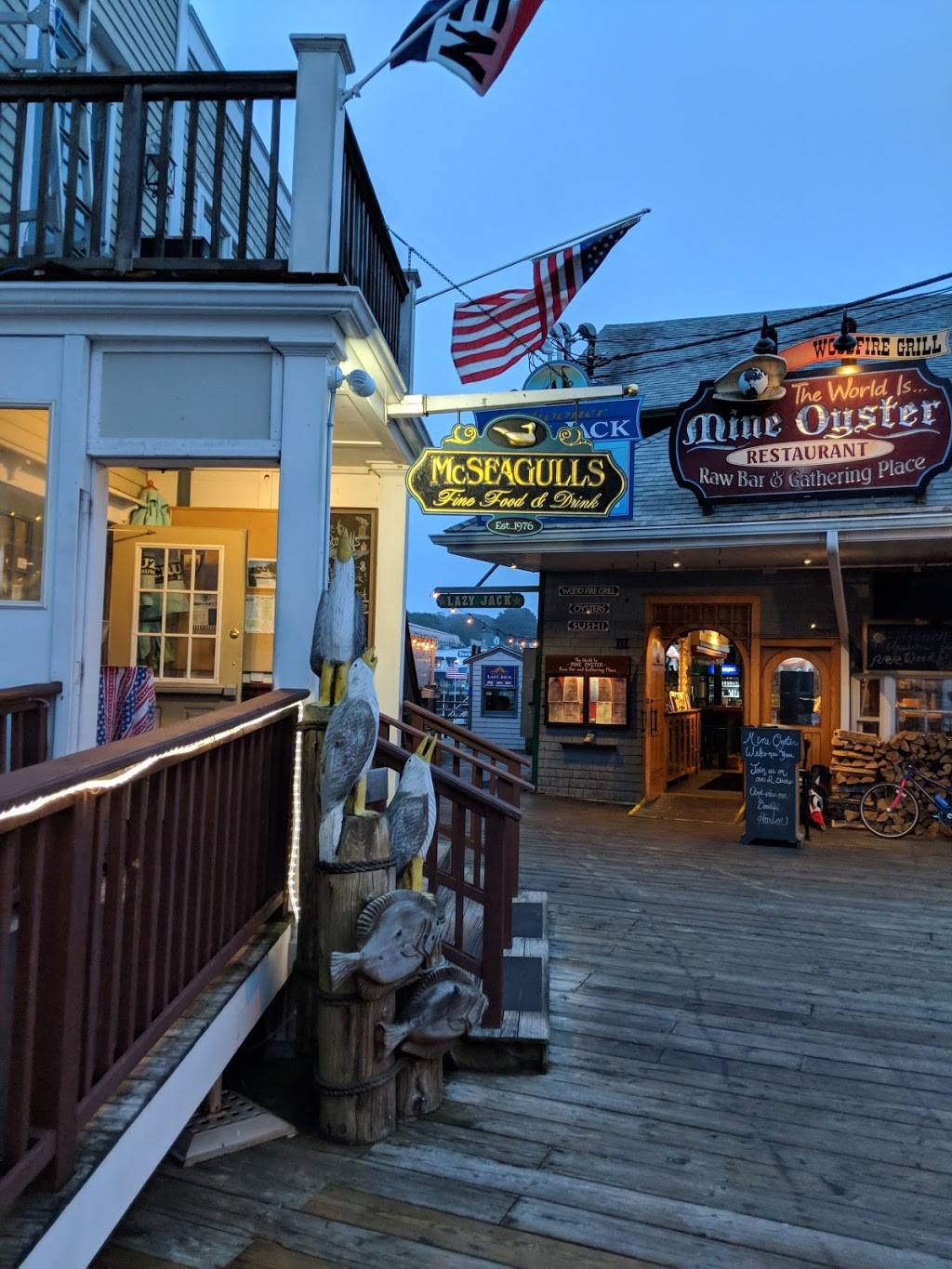 McSeagull’s Restaurant | restaurant | 14 Wharf St, Boothbay Harbor, ME 04538, USA | 2076335900 OR +1 207-633-5900