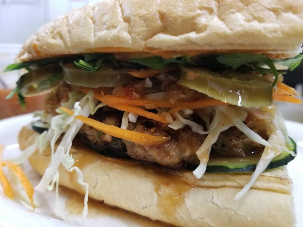 Brackins Blues Club | night club | 112 E Broadway Ave, Maryville, TN 37804, USA | 8659839800 OR +1 865-983-9800