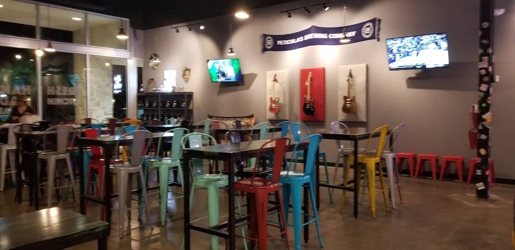 Guitars & Growlers McKinney | restaurant | 2741 Virginia Pkwy Suite 500, McKinney, TX 75071, USA | 4697140229 OR +1 469-714-0229