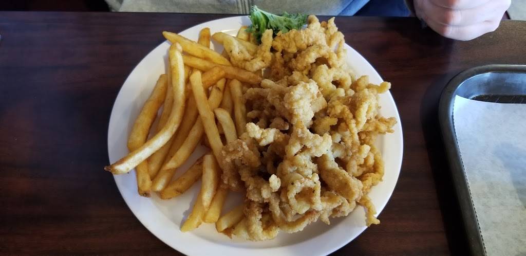Websters Fish Hook Restaurant | restaurant | 391 Damon Rd, Northampton, MA 01060, USA | 4135863190 OR +1 413-586-3190