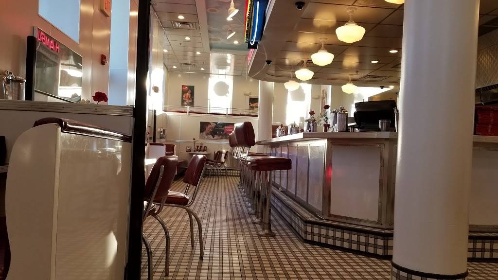 Johnny Rockets | restaurant | 1000 Chapel View Blvd #100, Cranston, RI 02920, USA | 4012287833 OR +1 401-228-7833