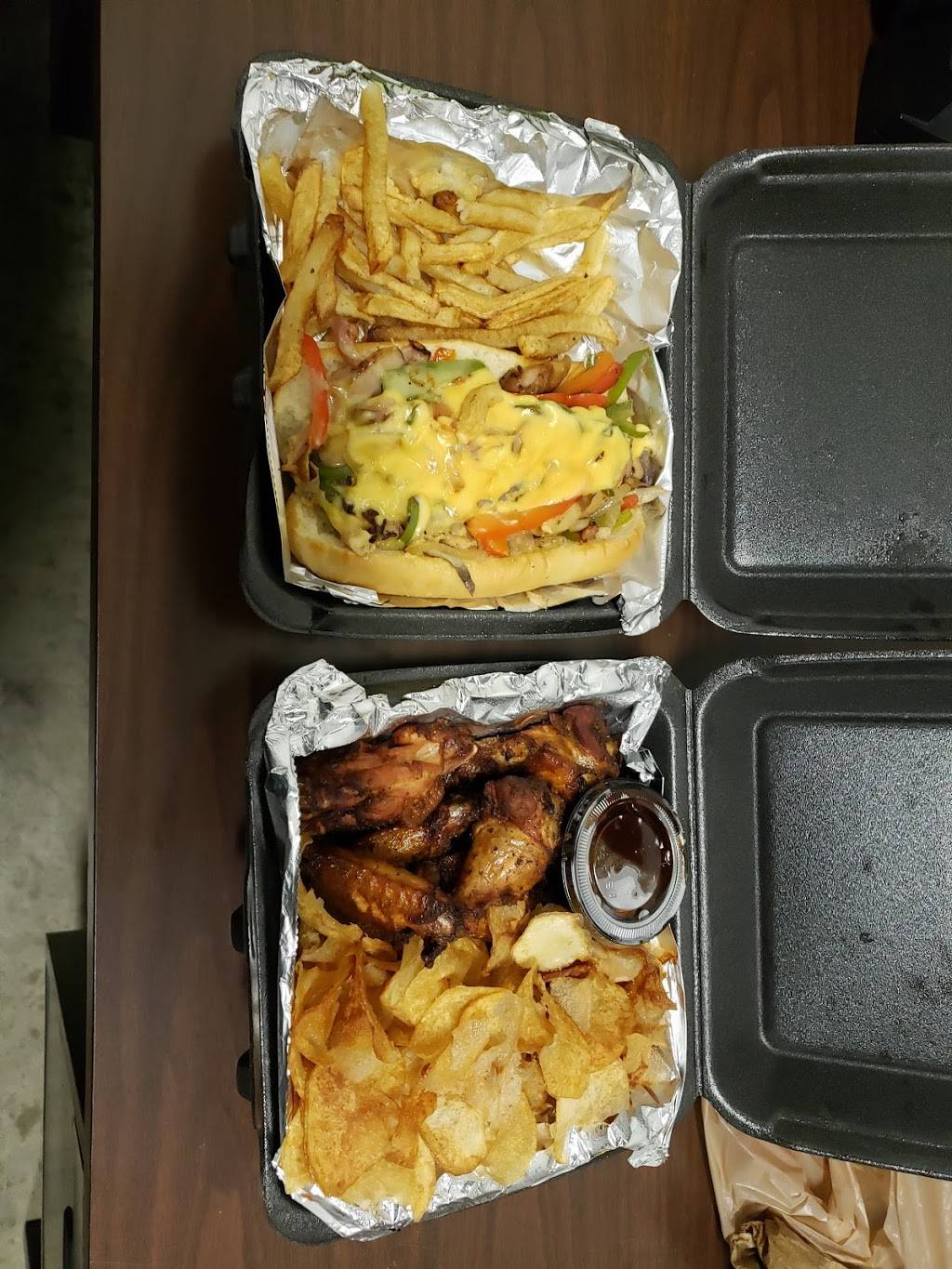 Bourbon and Bones The Smokehouse | restaurant | 17011 St Clair Ave, Cleveland, OH 44110, USA | 2169128858 OR +1 216-912-8858