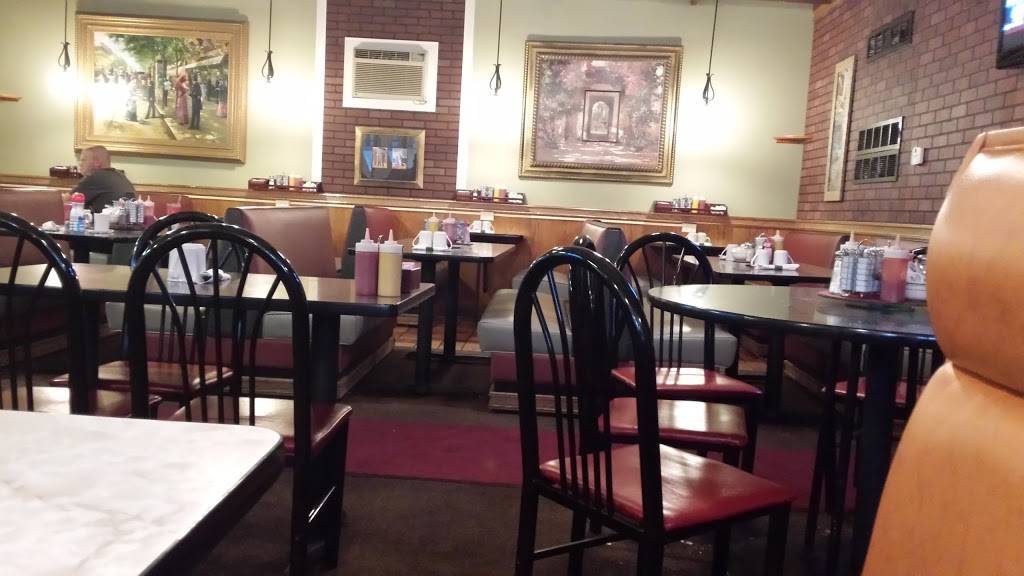 Maple Cafe | restaurant | 68867 M-62, Edwardsburg, MI 49112, USA | 2696633291 OR +1 269-663-3291