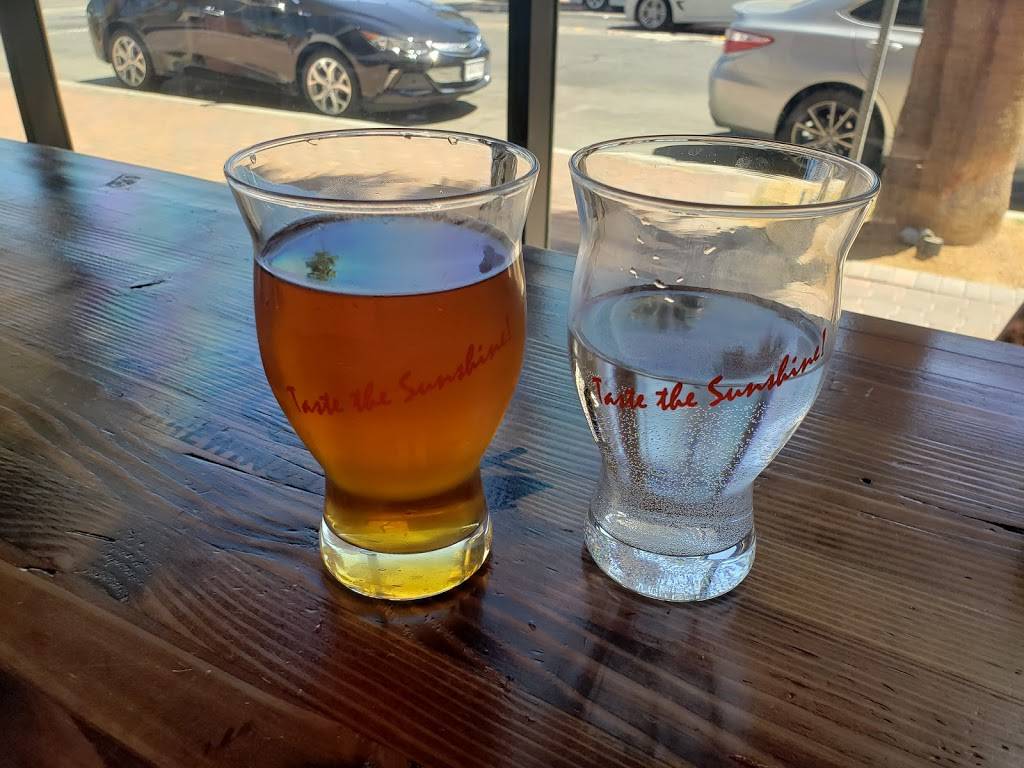 La Quinta Brewing Co - Palm Springs Taproom | restaurant | 301 N Palm Canyon Dr #100, Palm Springs, CA 92262, USA | 7603202597 OR +1 760-320-2597