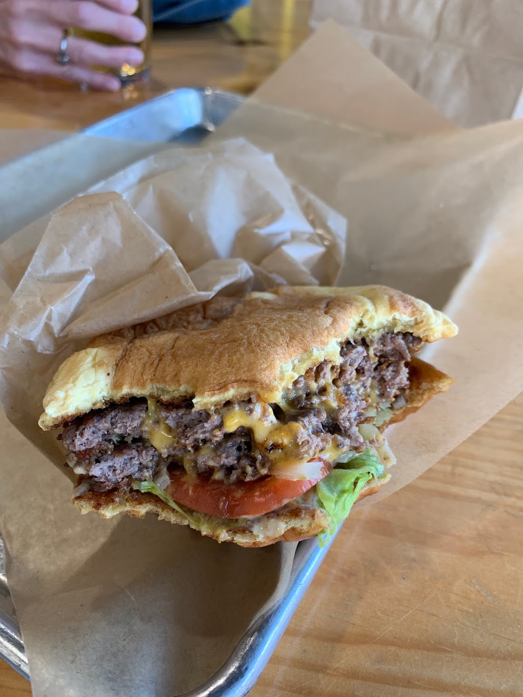 Howdy Burger | restaurant | 1124 S Lewis Ave Suite 109, Tulsa, OK 74104, USA | 9187420845 OR +1 918-742-0845