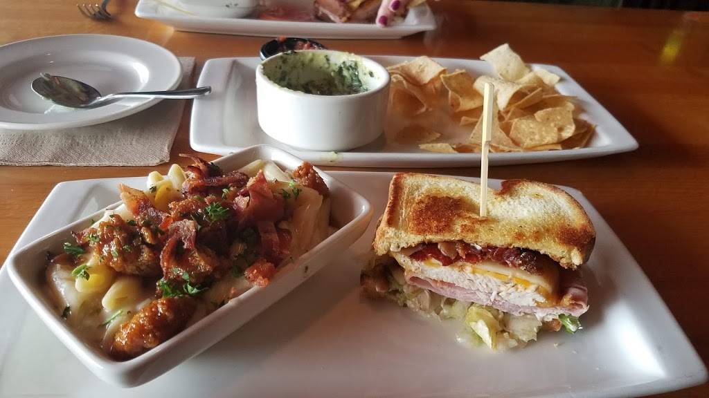 Applebees Grill + Bar | restaurant | 28422 FL-54, Wesley Chapel, FL 33543, USA | 8139946444 OR +1 813-994-6444