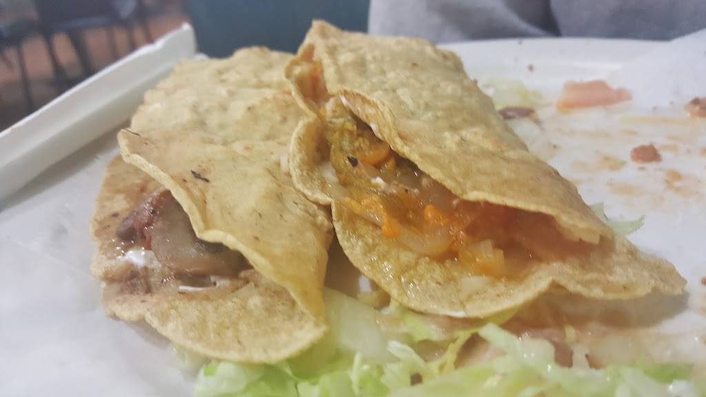 La Bahia De Acapulco | restaurant | 1632 W 47th St, Chicago, IL 60609, USA | 7735238111 OR +1 773-523-8111