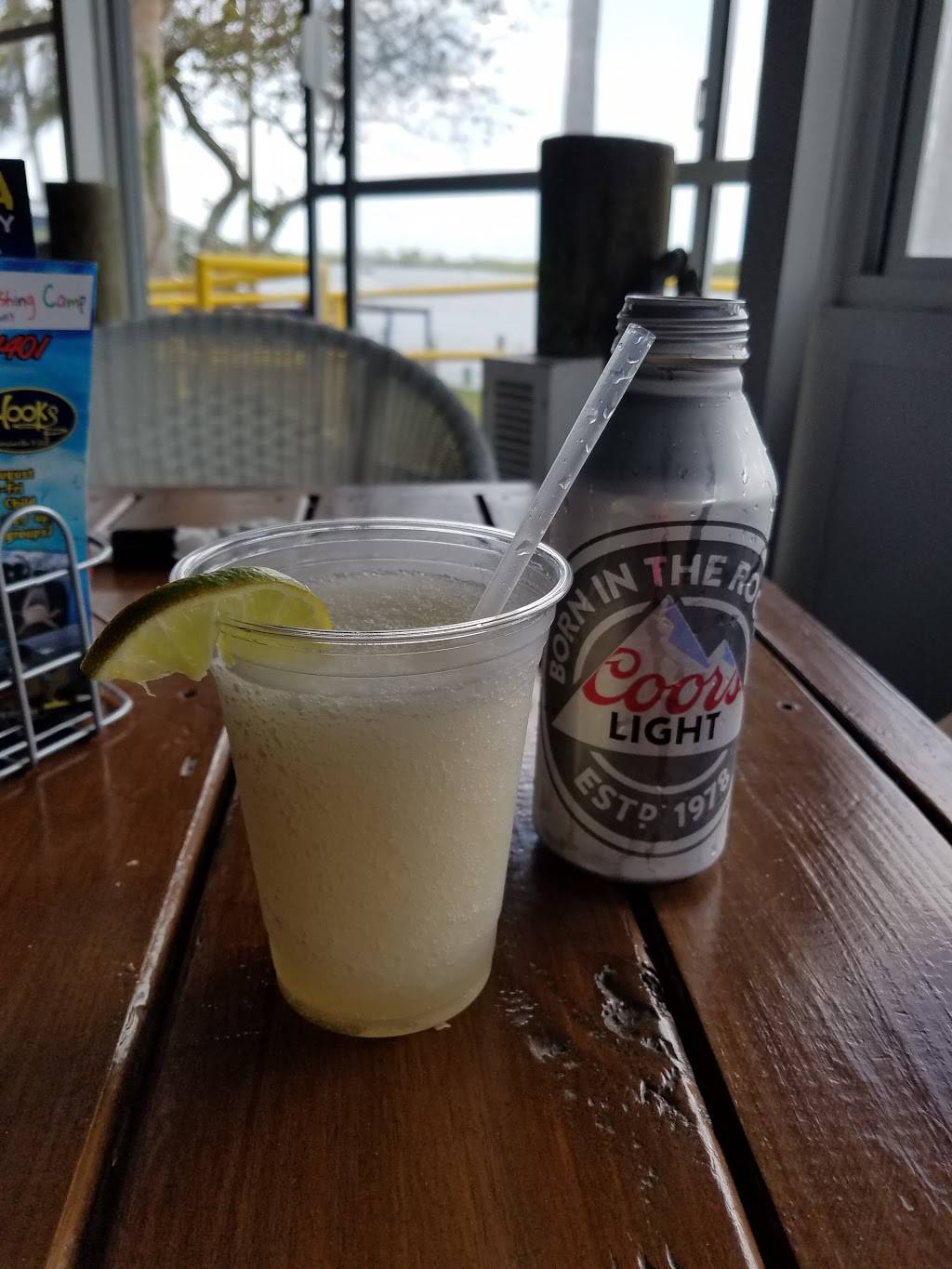 Hooks Waterfront Bar and Grill | restaurant | 611 Destiny Dr, Ruskin, FL 33570, USA | 8139381152 OR +1 813-938-1152