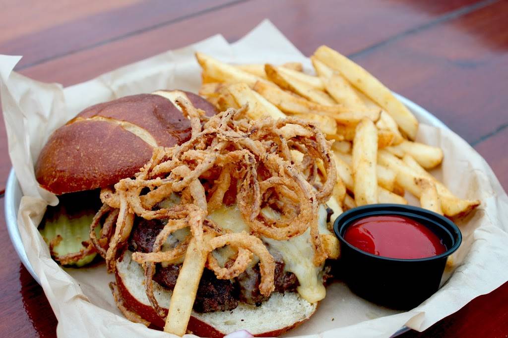 Pacific Beach AleHouse | restaurant | 721 Grand Ave, San Diego, CA 92109, USA | 8585812337 OR +1 858-581-2337