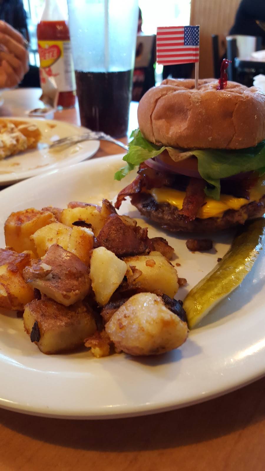 Eggs Up Grill | restaurant | 2664 N Hwy 17, Mt Pleasant, SC 29466, USA | 8433883654 OR +1 843-388-3654