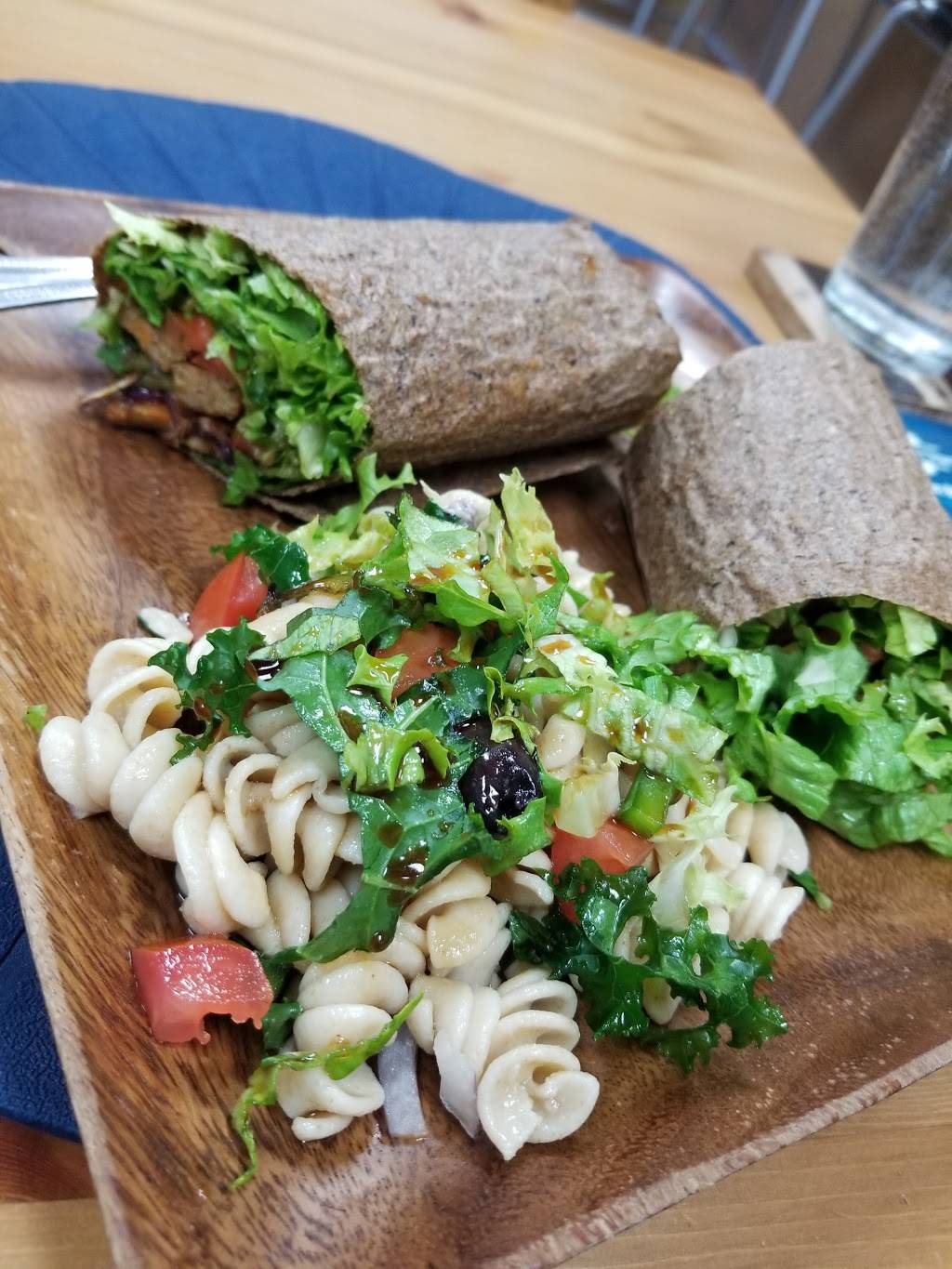 Blueberry Cafe Juice Bar And Vegan Grille | restaurant | 547 Central Ave, Newark, NJ 07107, USA | 9737321711 OR +1 973-732-1711