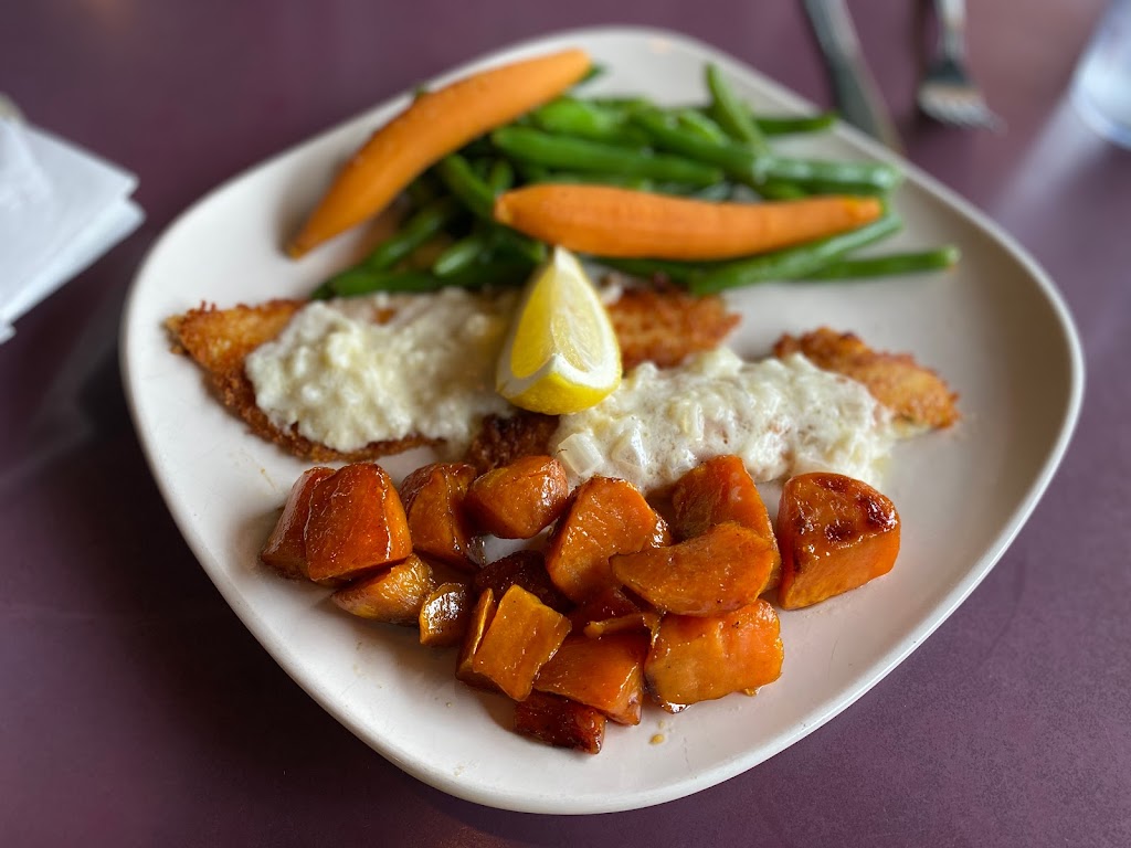 Village Inn of St. Ignace | restaurant | 250 N State St, St Ignace, MI 49781, USA | 9066439511 OR +1 906-643-9511