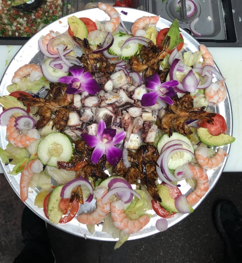 Lalo’s Mariscos and Pastas | restaurant | 4820 W Century Blvd, Inglewood, CA 90304, USA | 3104193067 OR +1 310-419-3067