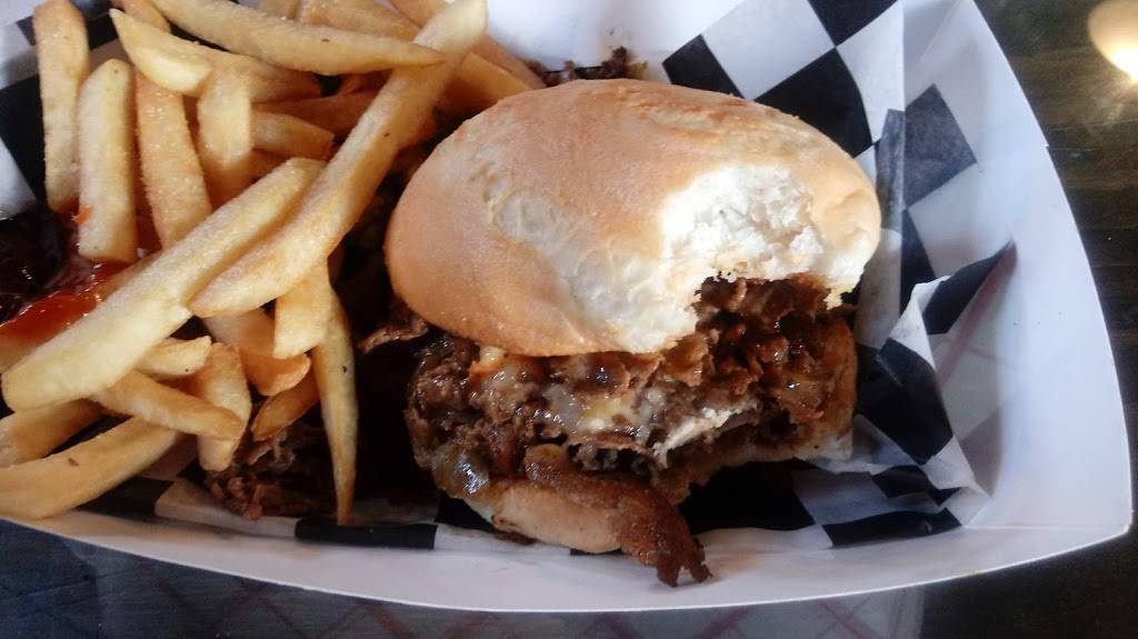 Finns Grill | restaurant | 580 1st St W, Milan, IL 61264, USA | 3095580187 OR +1 309-558-0187