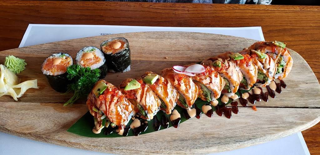 Minami Sushi Japanese Restaurant | restaurant | 14785 Yonge St, Aurora, ON L4G 1N1, Canada | 9055036222 OR +1 905-503-6222