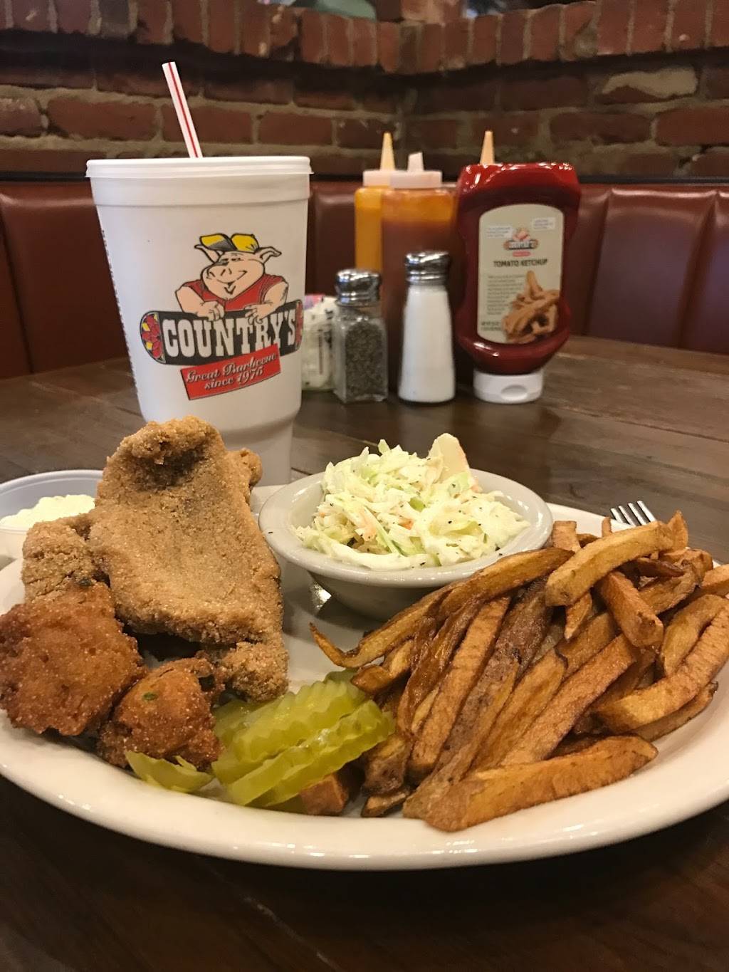 Countrys Barbecue | restaurant | 124 Vernon St, LaGrange, GA 30240, USA | 7068459687 OR +1 706-845-9687