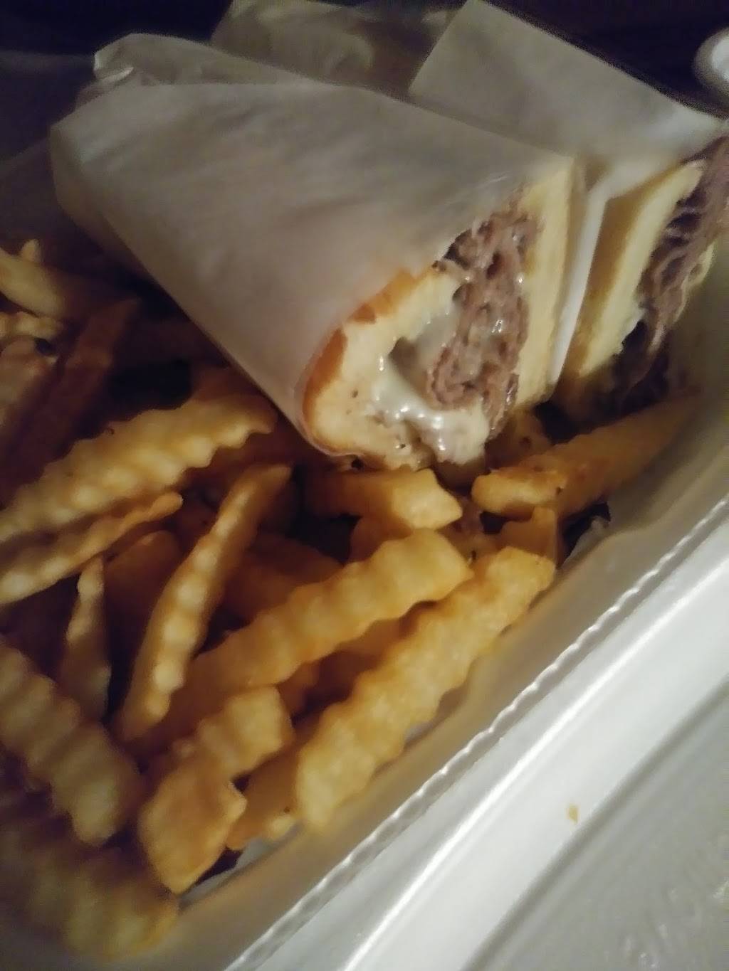 Georges Pizza | restaurant | 2910 Hyde Park Blvd, Niagara Falls, NY 14305, USA | 7162842471 OR +1 716-284-2471