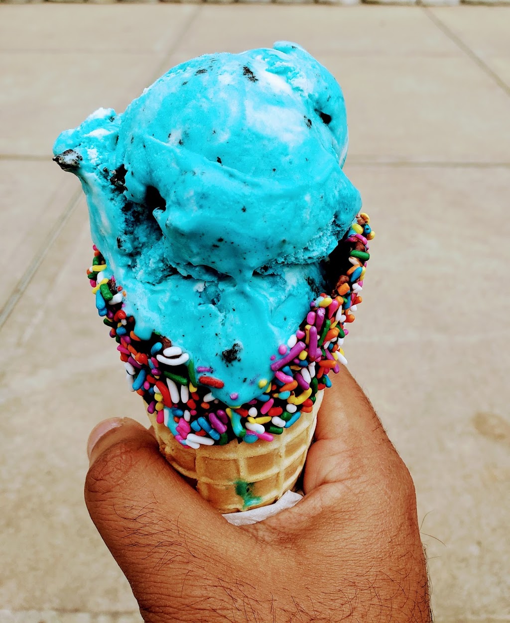 Beachside Scoops | restaurant | 225 N Whittaker St, New Buffalo, MI 49117, USA | 2692315186 OR +1 269-231-5186