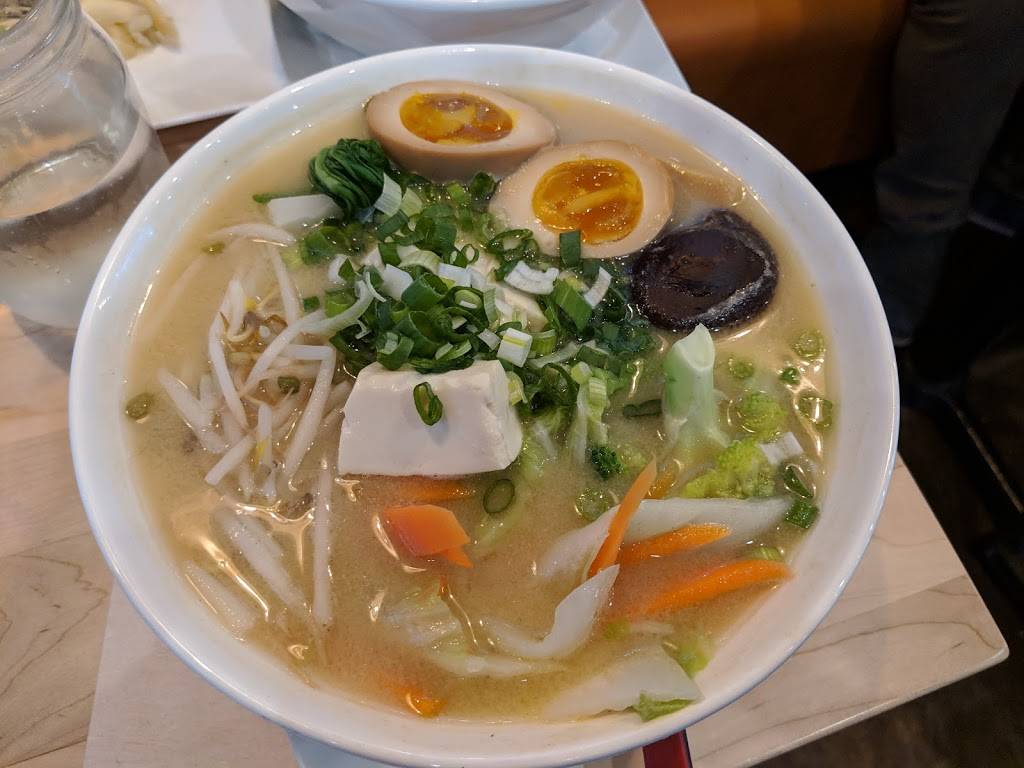 Ginza Sushi & Ramen Bar | restaurant | 1015 Michigan St NE, Grand Rapids, MI 49503, USA | 6162724116 OR +1 616-272-4116