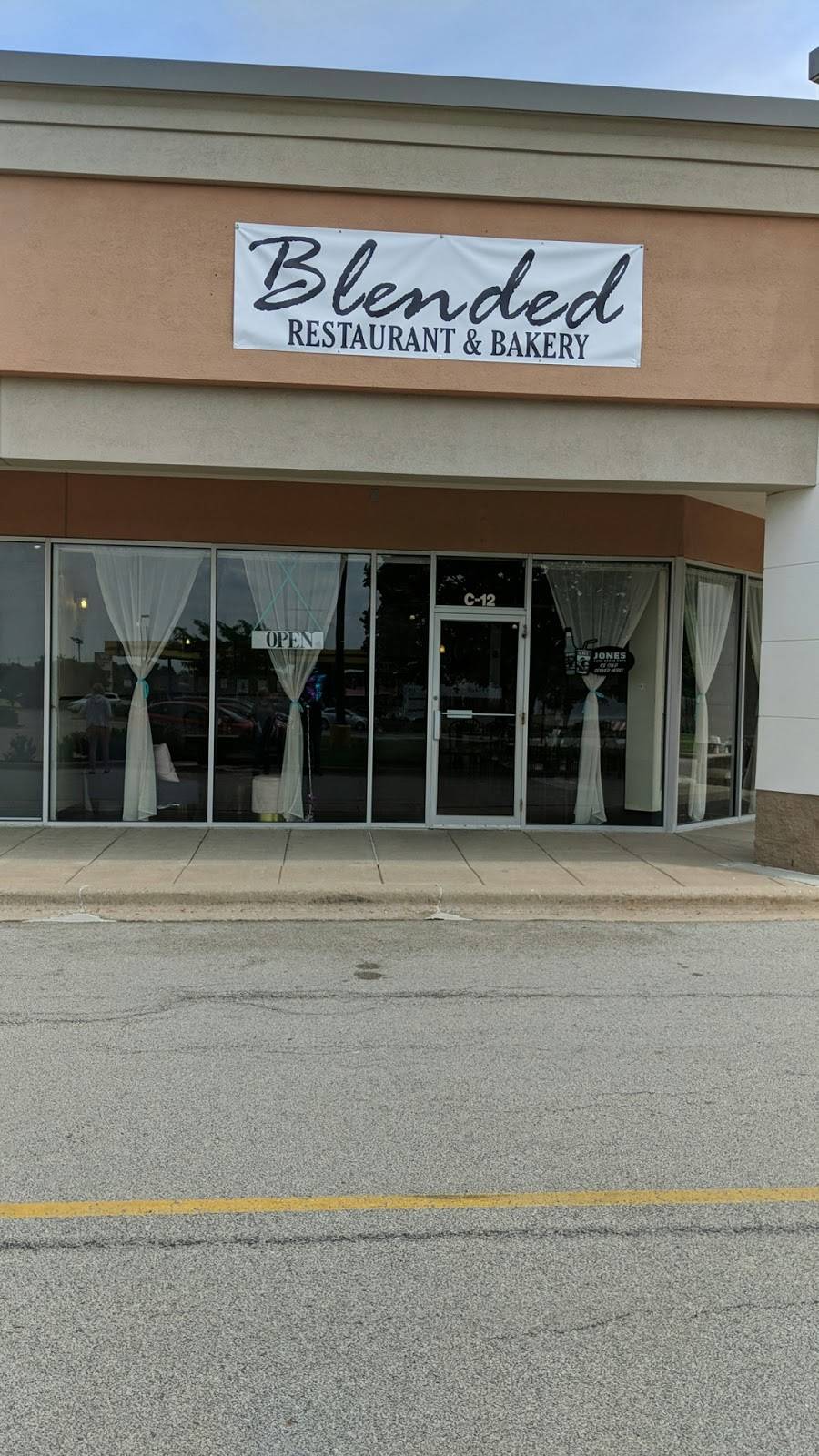 Blended Restaurant & Bakery | restaurant | 4100 W Willow Knolls Dr, Peoria, IL 61615, USA | 3098398366 OR +1 309-839-8366