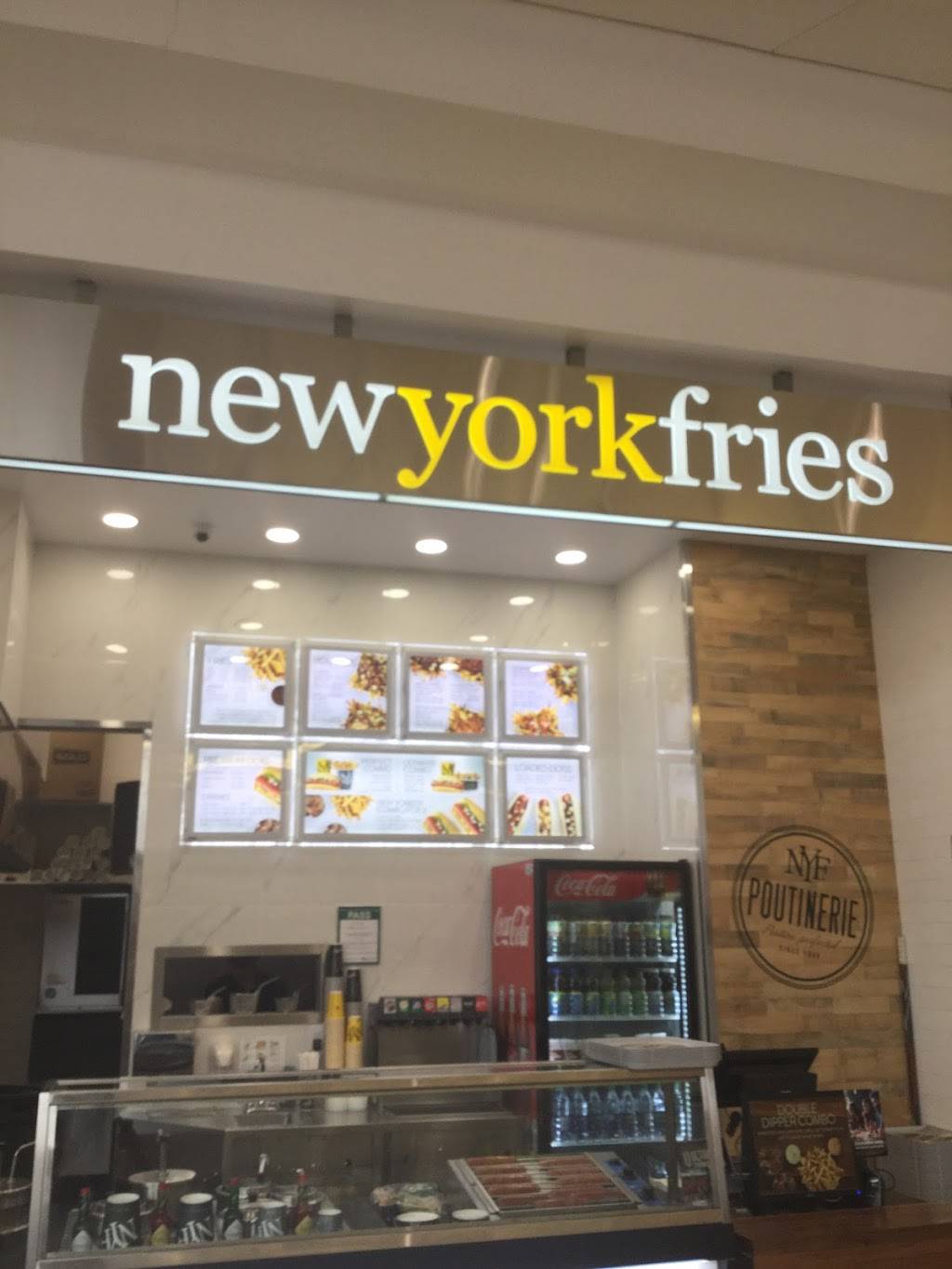 New York Fries - White Oaks Mall | restaurant | 1105 Wellington Rd Unit 192, London, ON N6E 1V4, Canada | 5196853849 OR +1 519-685-3849