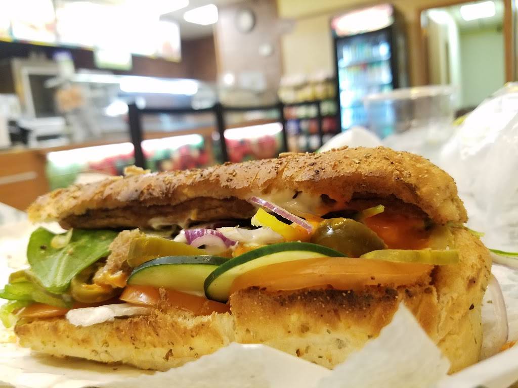 Subway Restaurants | restaurant | 38433 Grand River Ave, Farmington Hills, MI 48335, USA | 2484789777 OR +1 248-478-9777