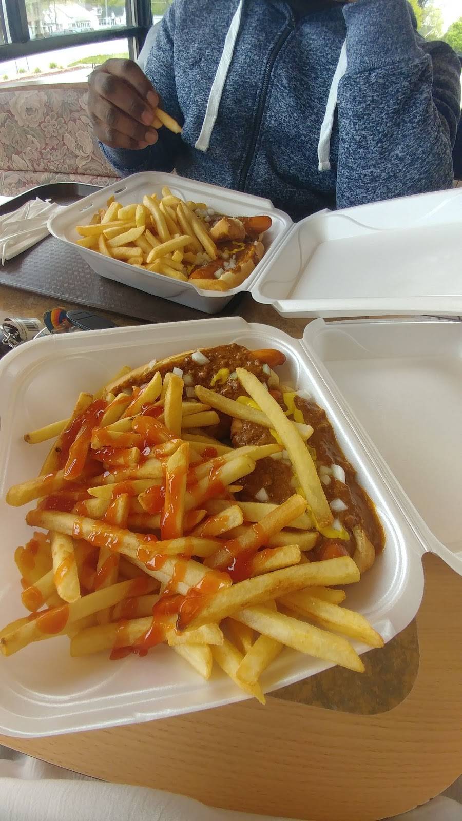 Universal Coney Island | restaurant | 850 N Perry St, Pontiac, MI 48342, USA | 2484180227 OR +1 248-418-0227