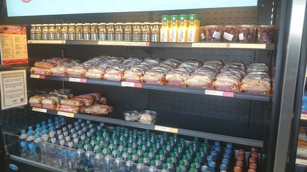 Detroit Street Lunchbox | restaurant | McNamara Terminal, Between Gates A74 and A76, Worldgateway Pl, Detroit, MI 48242, USA | 7349413480 OR +1 734-941-3480