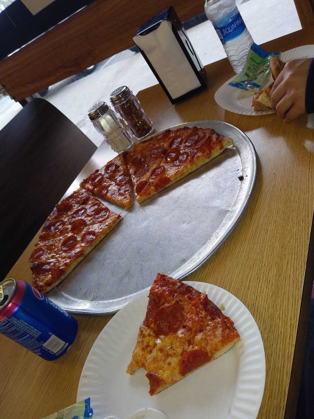 American Pizza | restaurant | 100 W Channel Islands Blvd, Oxnard, CA 93033, USA | 8052402406 OR +1 805-240-2406