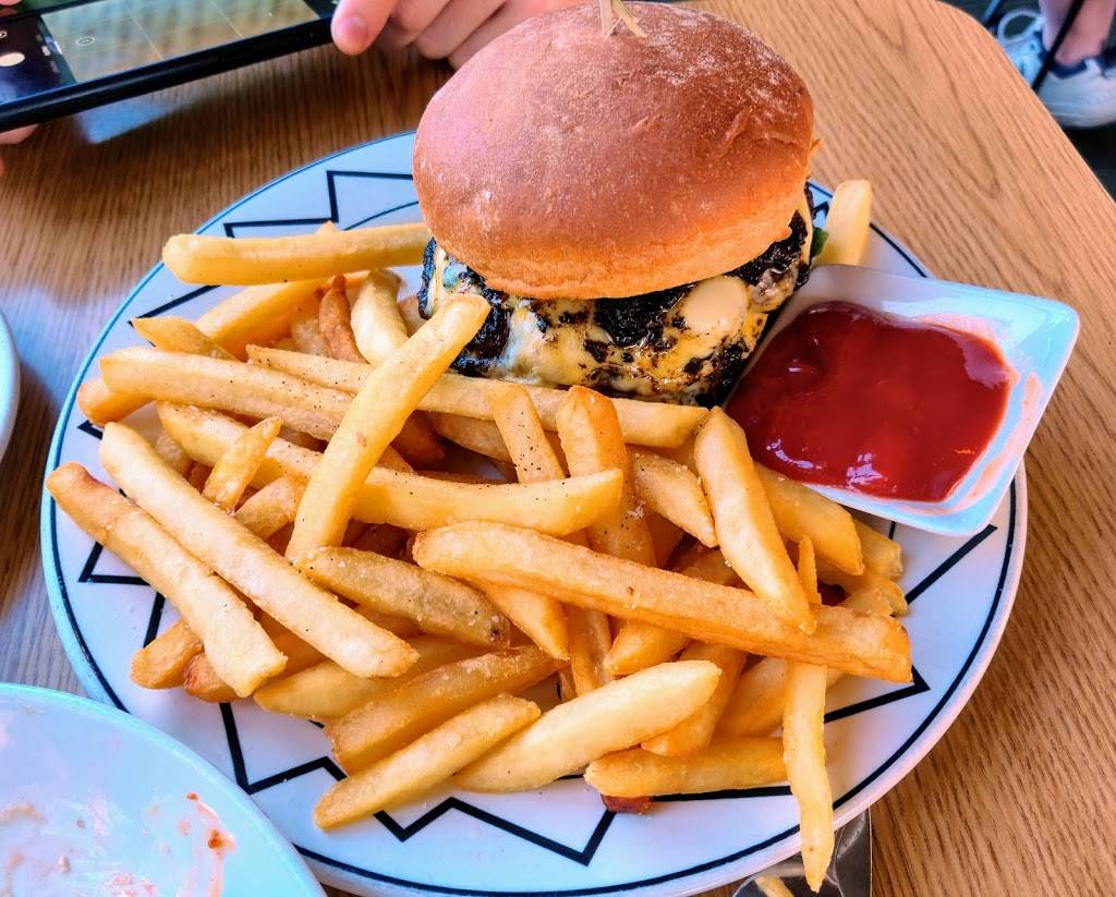 Saw Shop Gallery Bistro | restaurant | 3825 Main St, Kelseyville, CA 95451, USA | 7072780129 OR +1 707-278-0129