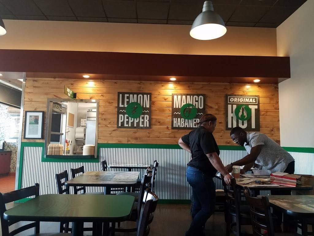 Wingstop | restaurant | 3803 Merle Hay Rd, Des Moines, IA 50310, USA | 5152549464 OR +1 515-254-9464