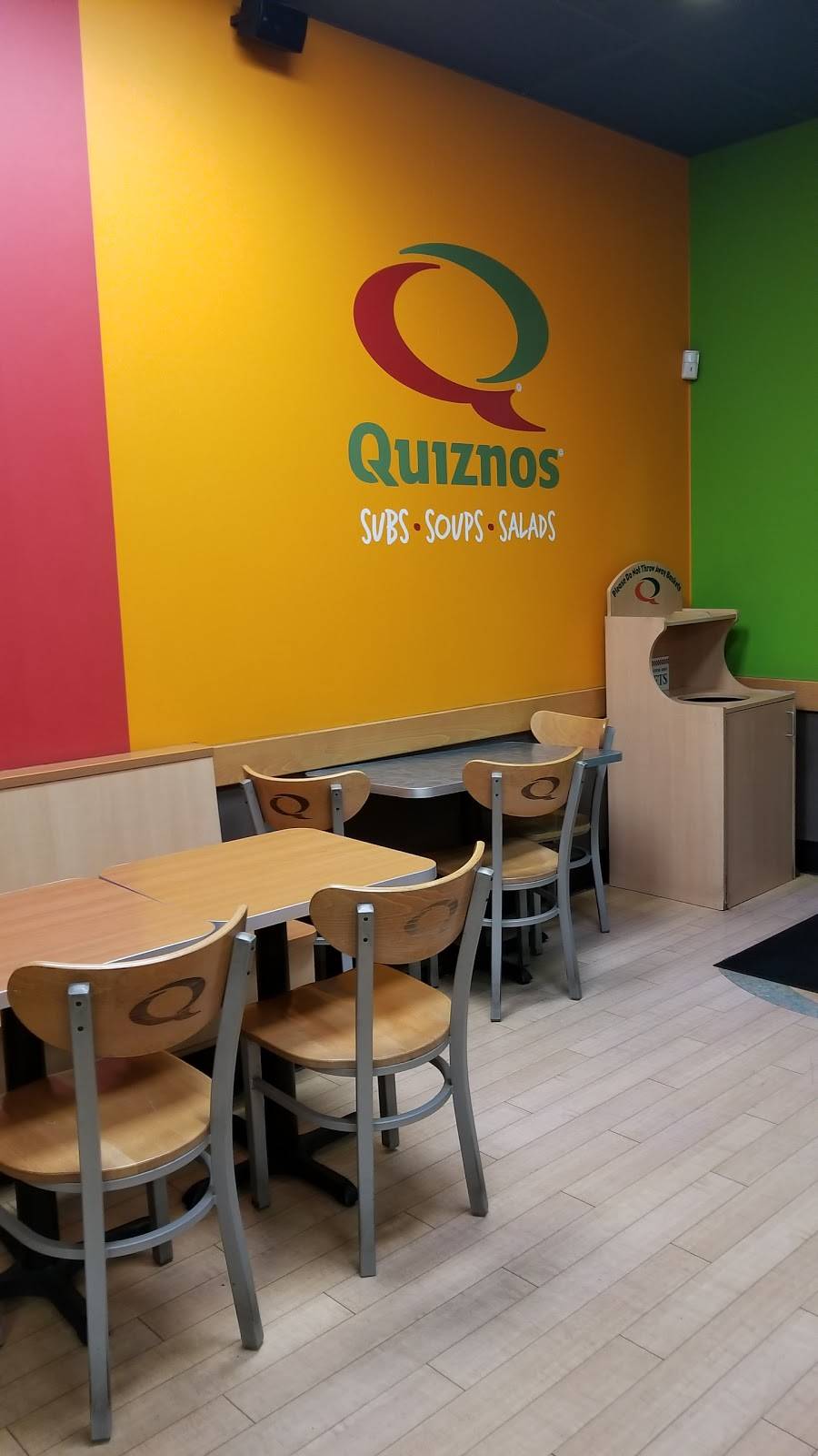 Quiznos | restaurant | 574 E Oakton St, Des Plaines, IL 60018, USA | 8478240478 OR +1 847-824-0478
