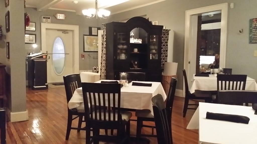 Broadway House Bistro | restaurant | 404 W Broadway St, Princeton, IN 47670, USA | 8126354303 OR +1 812-635-4303