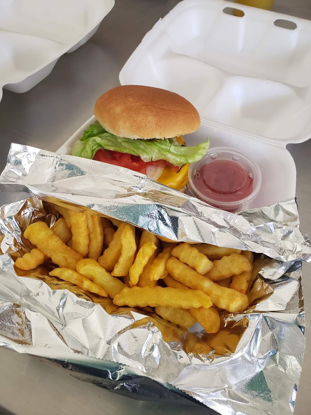 The Roast Beast | restaurant | 100 N Chamberlain Ave, Rockwood, TN 37854, USA | 8656011044 OR +1 865-601-1044