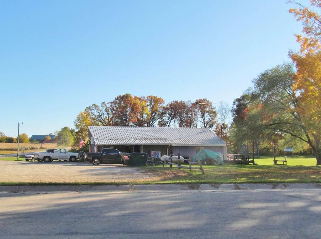 Schmidts Corners | restaurant | N10023 County Rd J, Iola, WI 54945, USA | 7154452577 OR +1 715-445-2577