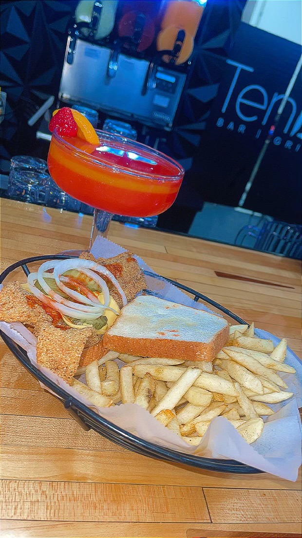 Ten15 Bar & Grill | restaurant | 1015 Bradley Dr, Springfield, TN 37172, USA | 6292104422 OR +1 629-210-4422