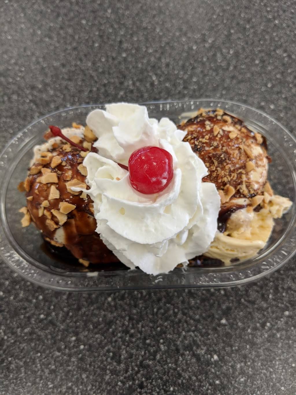 Braums Ice Cream & Burger Restaurant | restaurant | 2134 N Josey Ln, Carrollton, TX 75006, USA | 9723237398 OR +1 972-323-7398