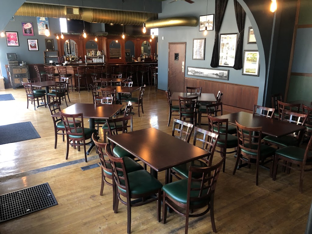 Ernies Midtown Pub | restaurant | 1025 5th Ave, Rockford, IL 61104, USA | 8159774365 OR +1 815-977-4365