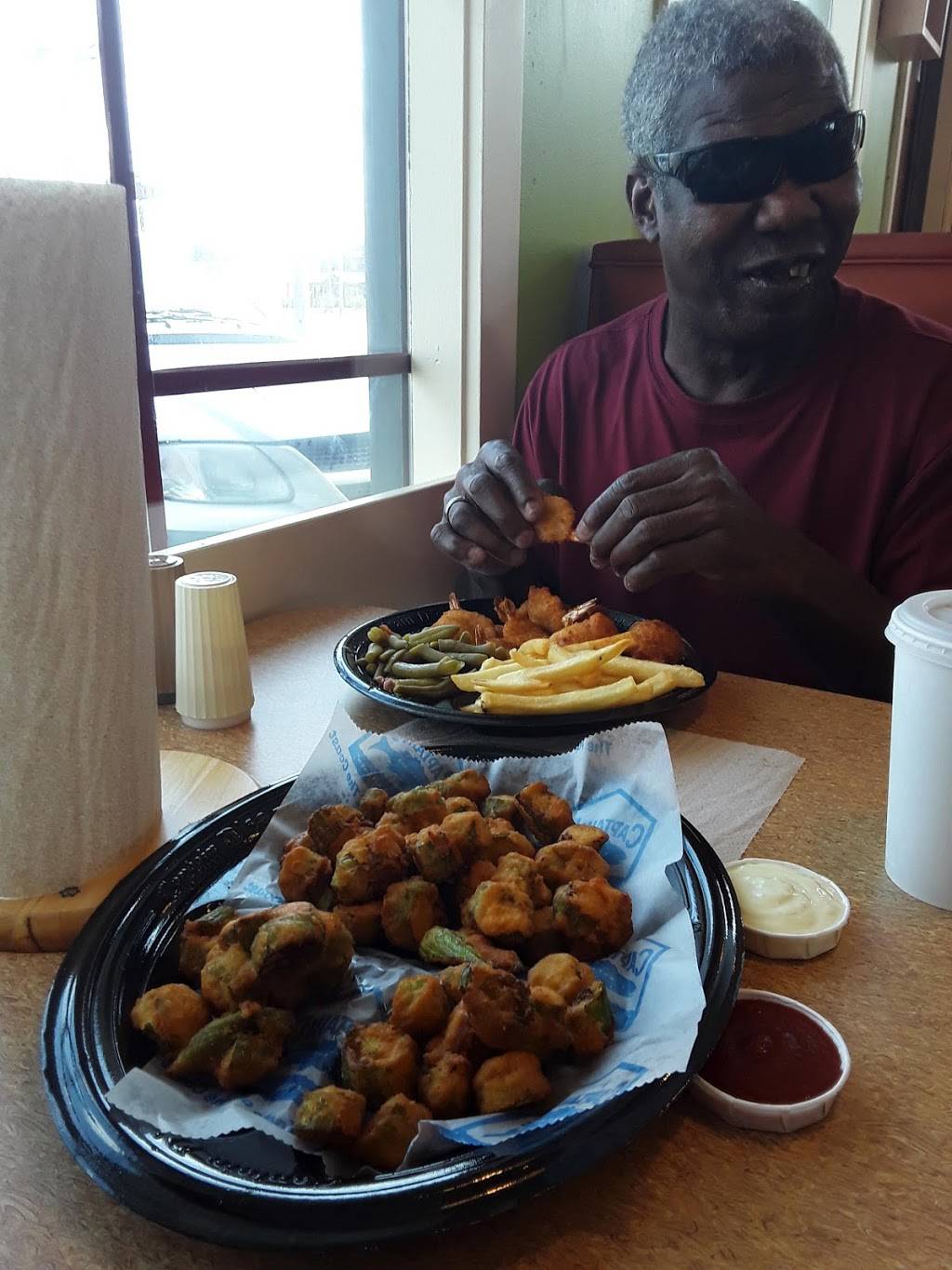 Captain Ds | restaurant | 1845 Memorial Dr, Waycross, GA 31501, USA | 9122871364 OR +1 912-287-1364