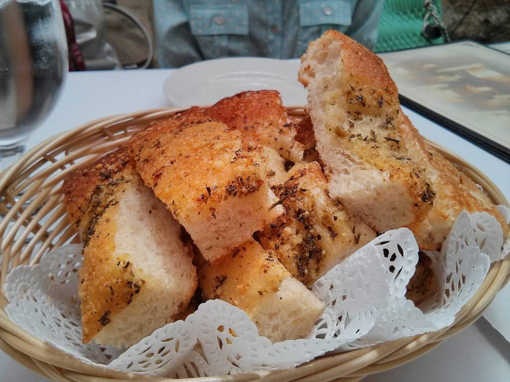 Michaelangelos Little Italy | restaurant | 2477 Arthur Ave, Bronx, NY 10458, USA | 7182208455 OR +1 718-220-8455