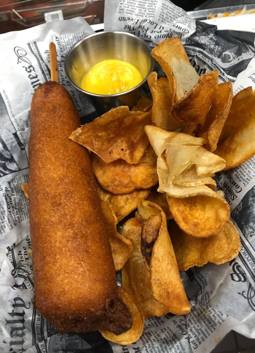 bombdiggity Dogs Burgers & Brew | restaurant | 261 N Mountain Ave, Upland, CA 91786, United States | 9094770495 OR +1 909-477-0495