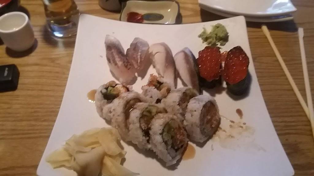 Azuma Sushi | restaurant | 4533 California Ave SW, Seattle, WA 98116, USA | 2069371148 OR +1 206-937-1148